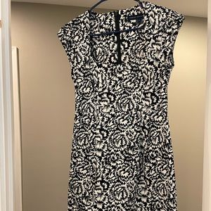 French Connection Black and White Cap Sleeve Dress Size 4